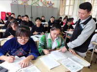 Một tiết học của học sinh Trường Trung học phổ thông Dân tộc nội trú Cao Bằng. Ảnh: Quốc Đạt - TTXVN