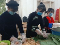 Chương trình gói bánh chưng xanh "Hương vị ngày xuân" 2021 tại trường PTDTNT tỉnh