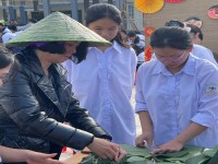 HOẠT ĐỘNG TRẢI NGHIỆM THI "GÓI BÁNH CHƯNG - HƯƠNG VỊ NGÀY XUÂN" CỦA CÁC HỌC SINH TRƯỜNG PHỔ THÔNG DÂN TỘC NỘI TRÚ TỈNH CAO BẰNG