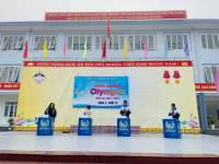 Ngoại khóa Sân chơi trí tuệ đầu tuần với hình thức cuộc thi “Đường lên đỉnh Olympia” của học sinh (Tuần 3 -khối 12)