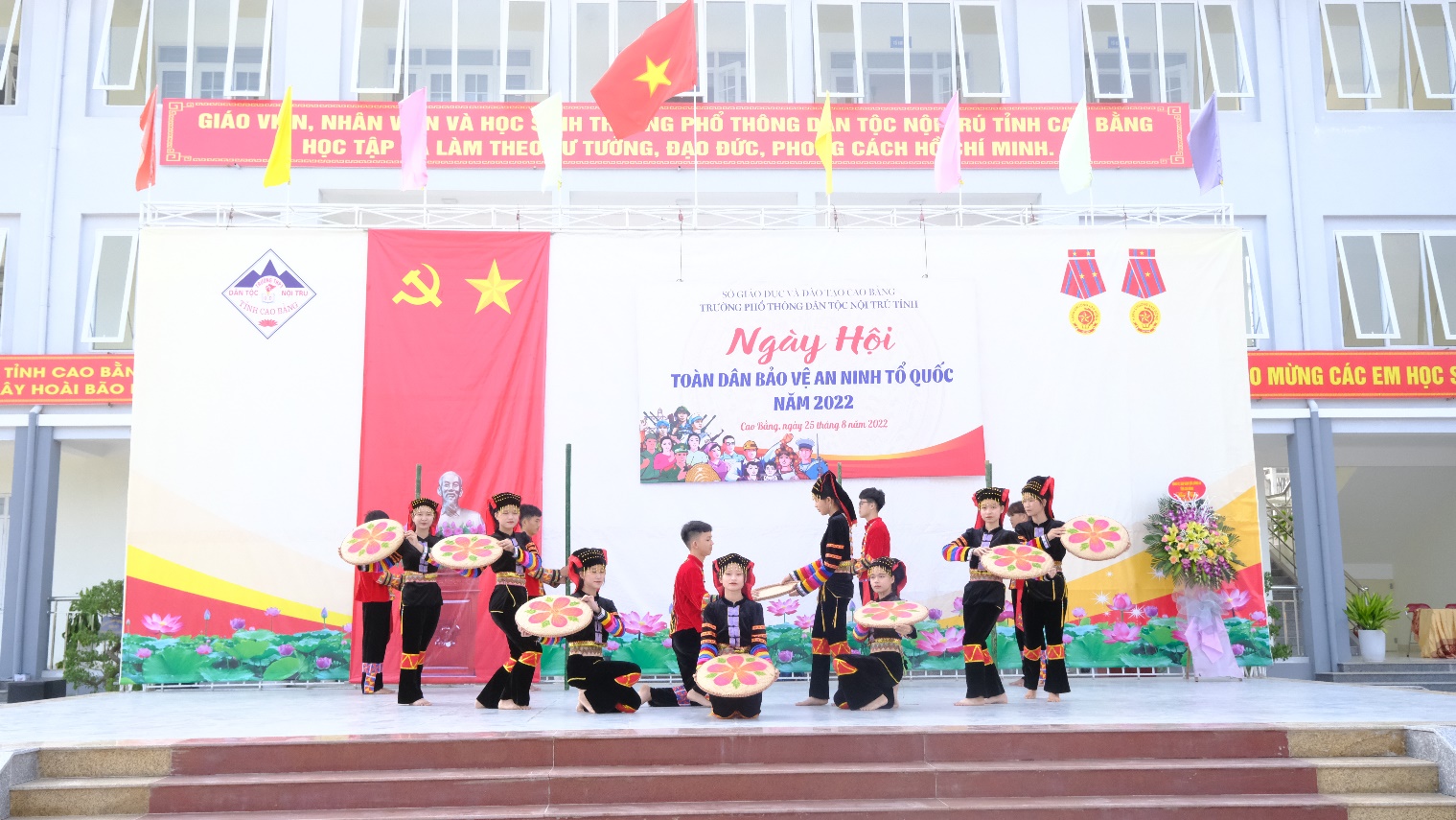 Trường Phổ thông Dân tộc Nội trú tỉnh hân hoan trong Ngày hội toàn dân bảo vệ an ninh tổ quốc năm 2022