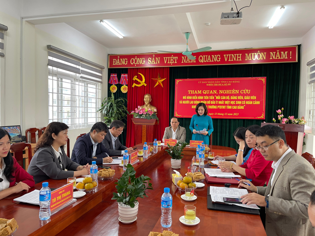 Một số hình ảnh về thăm quan, nghiên cứu mô hình điển hình tiên tiến “Mỗi cán bộ, Đảng viên, giáo viên và người lao động nhận đỡ đầu ít nhất một học sinh có hoàn cảnh khó khăn của Trường PT DTNT tỉnh Cao Bằng” vào ngày 13/12/2023