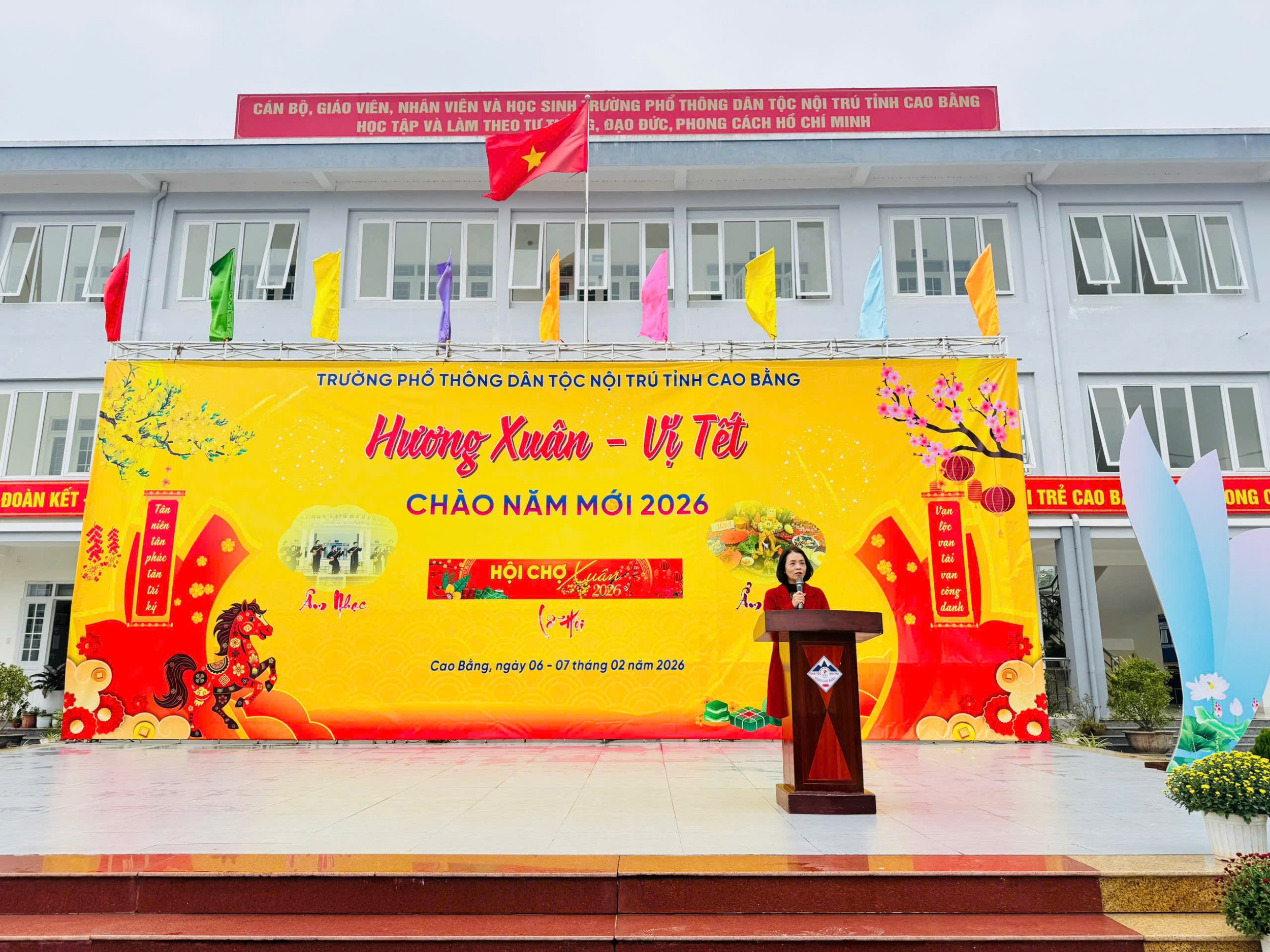 Hương xuân - vị tết chào năm mới 2026 tại Trường Phổ thông Dân tộc nội trú tỉnh Cao Bằng